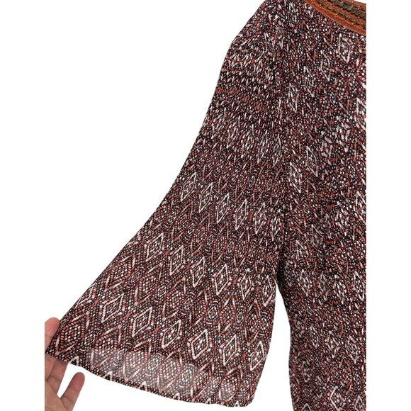 Catherines Geometric Print Embellished V-Neckline Flared Sleeves Women's Size 1X - Picture 3 of 7